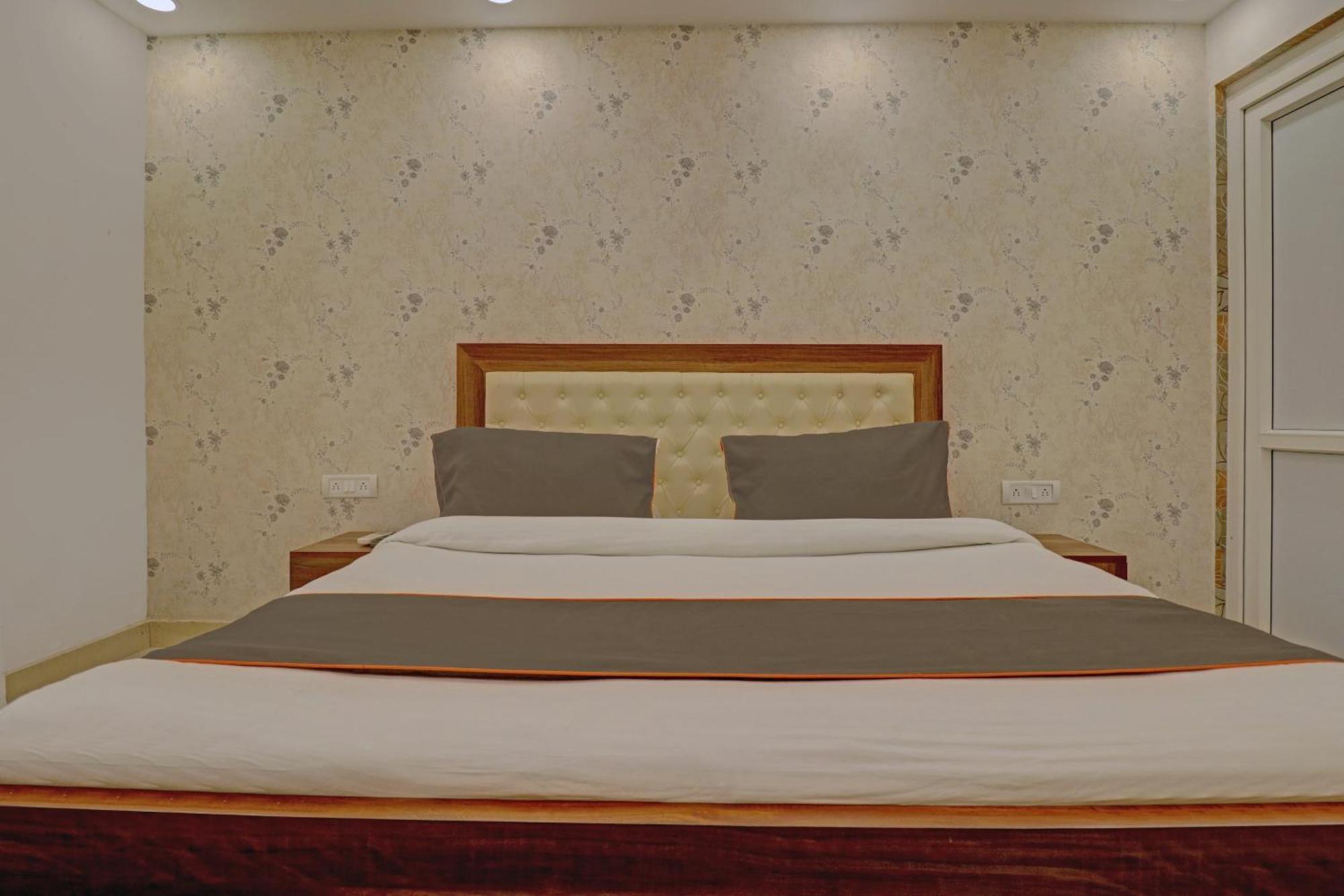 Collection O Spot Light Near Tughlakabad Station Metro Station Hotel Indraprast Exterior photo